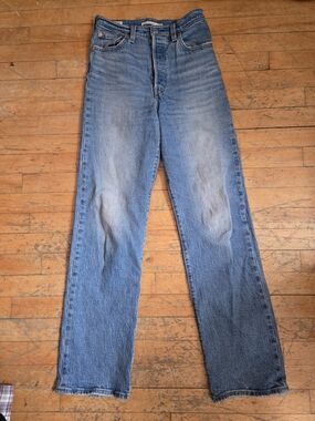 Classic Levis Straight-Leg Blue Jeans